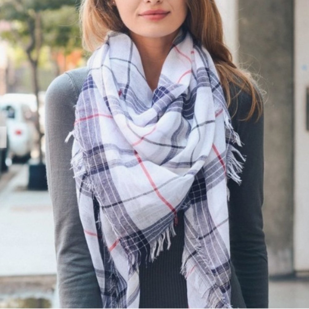 Classic White & Grey Frayed Check Blanket Scarf – Oversized – NWT